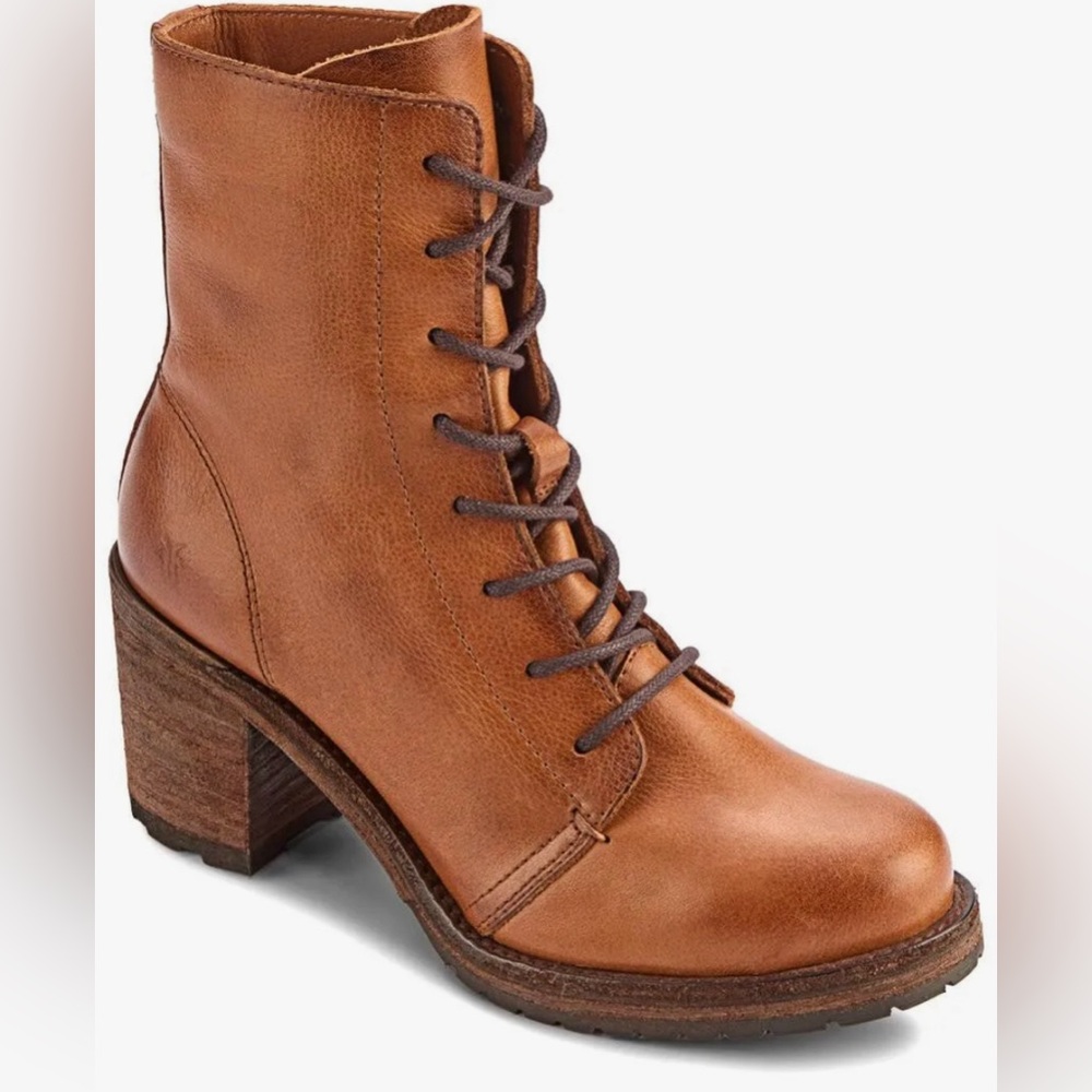 FRYE KAREN COMBAT BOOT 8.5 Women. Hardly worn high quality classic lace up boot